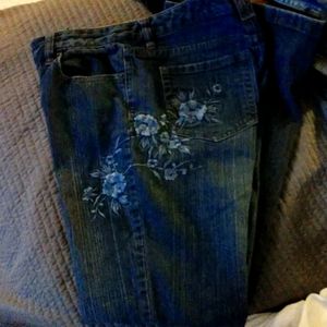 Liz Claiborne embroidery denim jeans